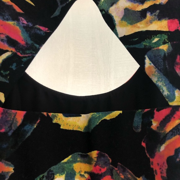 Black floral party dress with pockets - Picture 5 of 10